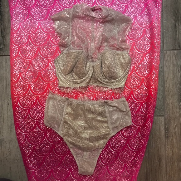 Victoria's Secret Other - ❣️Victoria’s Secret Silver Metallic Set